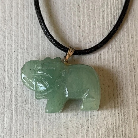 Lucky Trunk Up Aventurine Elephant Pendant Necklace Black Adjustable Cord Chain - Picture 6 of 11